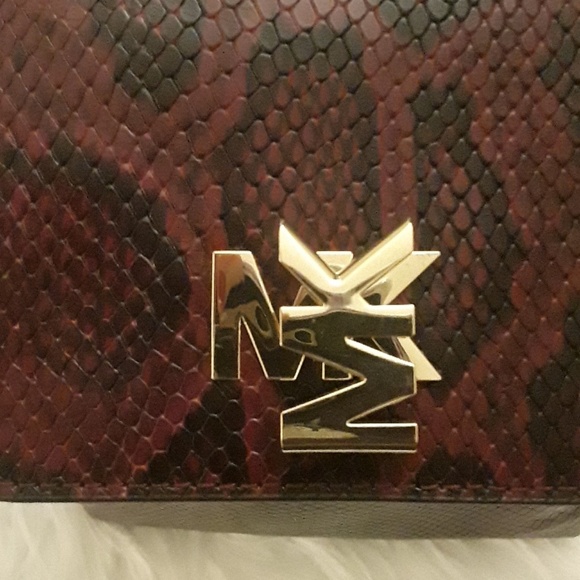 Xs Michael Kors twistd chain messenger back pack e main image 5